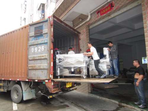 惠州某配送中心設(shè)備裝車